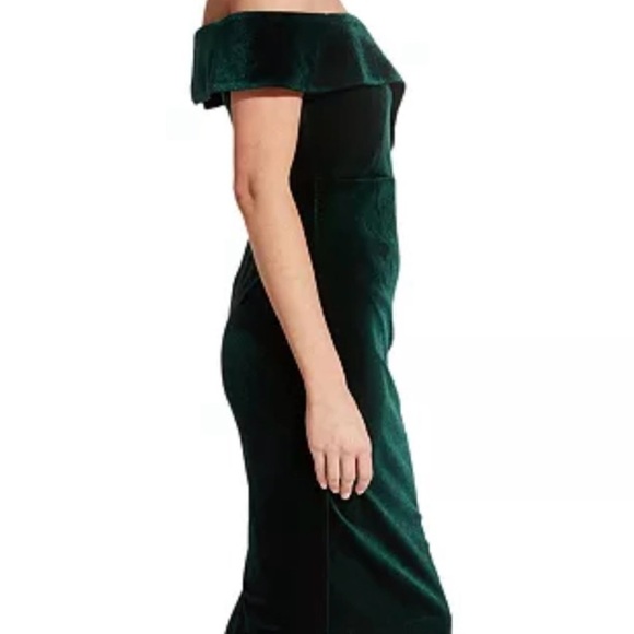 NEW Bardot women’s Off-The-Shoulder Sweetheart Velvet sheath Dress small 4 6 - Picture 3 of 10